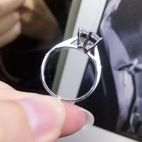 Elegant Cubic Zirconia Women's Ring